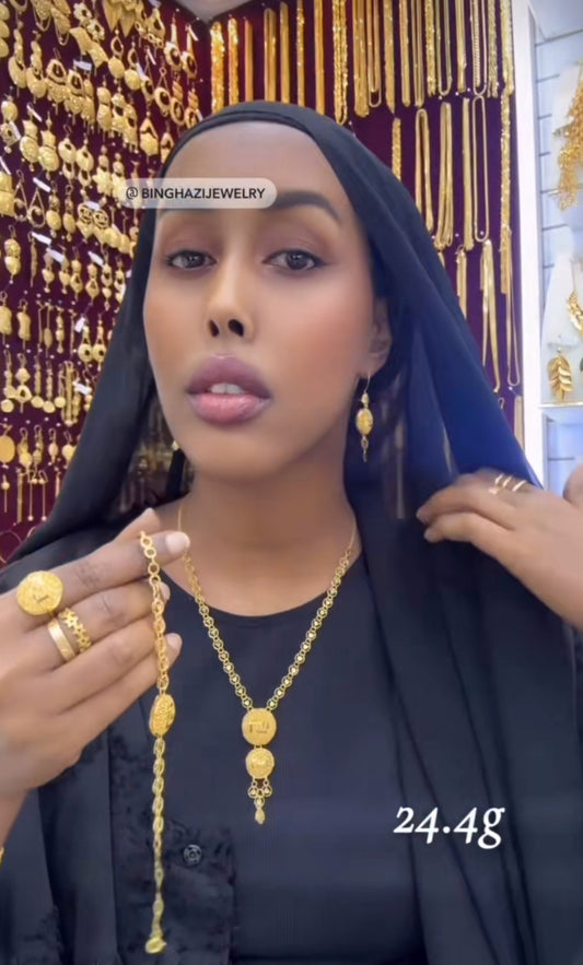 Alina necklace set 24.4 g