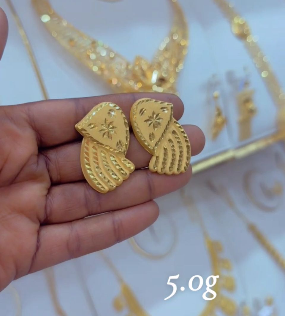 Dunes of Dubai Earring 5.0 grams