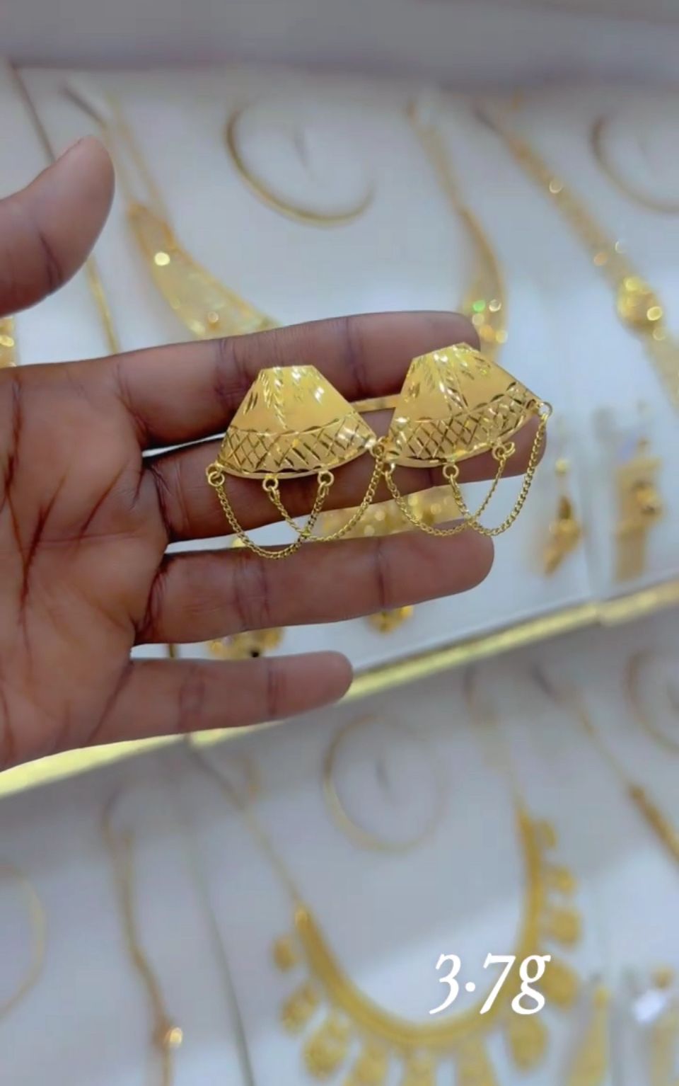 Ifé Glow Earrings 3.7 grams