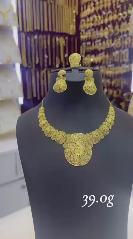 Bold 21K Gold Textured Medallion Necklace & Earring Set – 39.0g