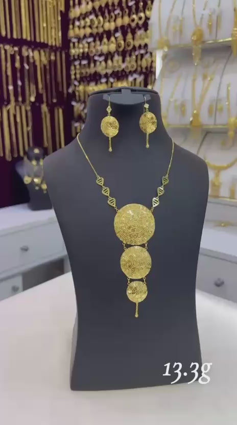 Triple Medallion Necklace & Earring Set – 13.3g