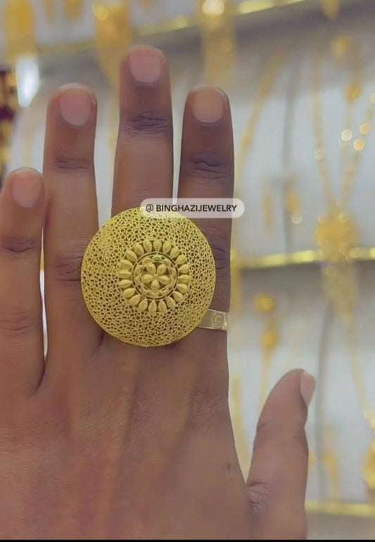 Intricate 21K Gold Filigree Floral Ring – 7.5g