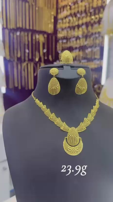 Elegant 21K Gold Teardrop Pendant Necklace & Earring Set – 23.9g