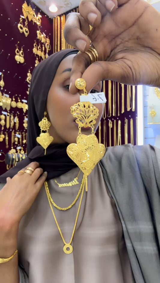 21K Gold Dubai Earrings – Floral Heart Design (7.6g)