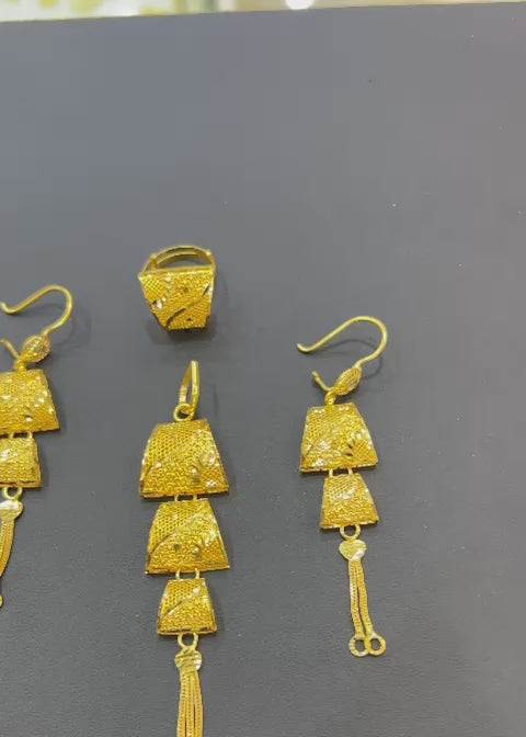 21k- Bahrani pendant set 19.7 Grams