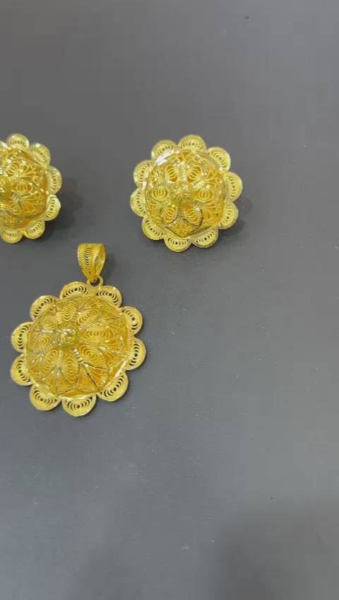 21k- Bahrani pendant set 37.9 Grams