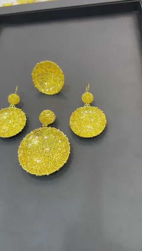 21K- Bahrain Pendant set 44.4 g