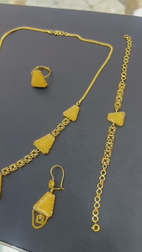 21k- Necklace Bahrani Design 31.4 Gram